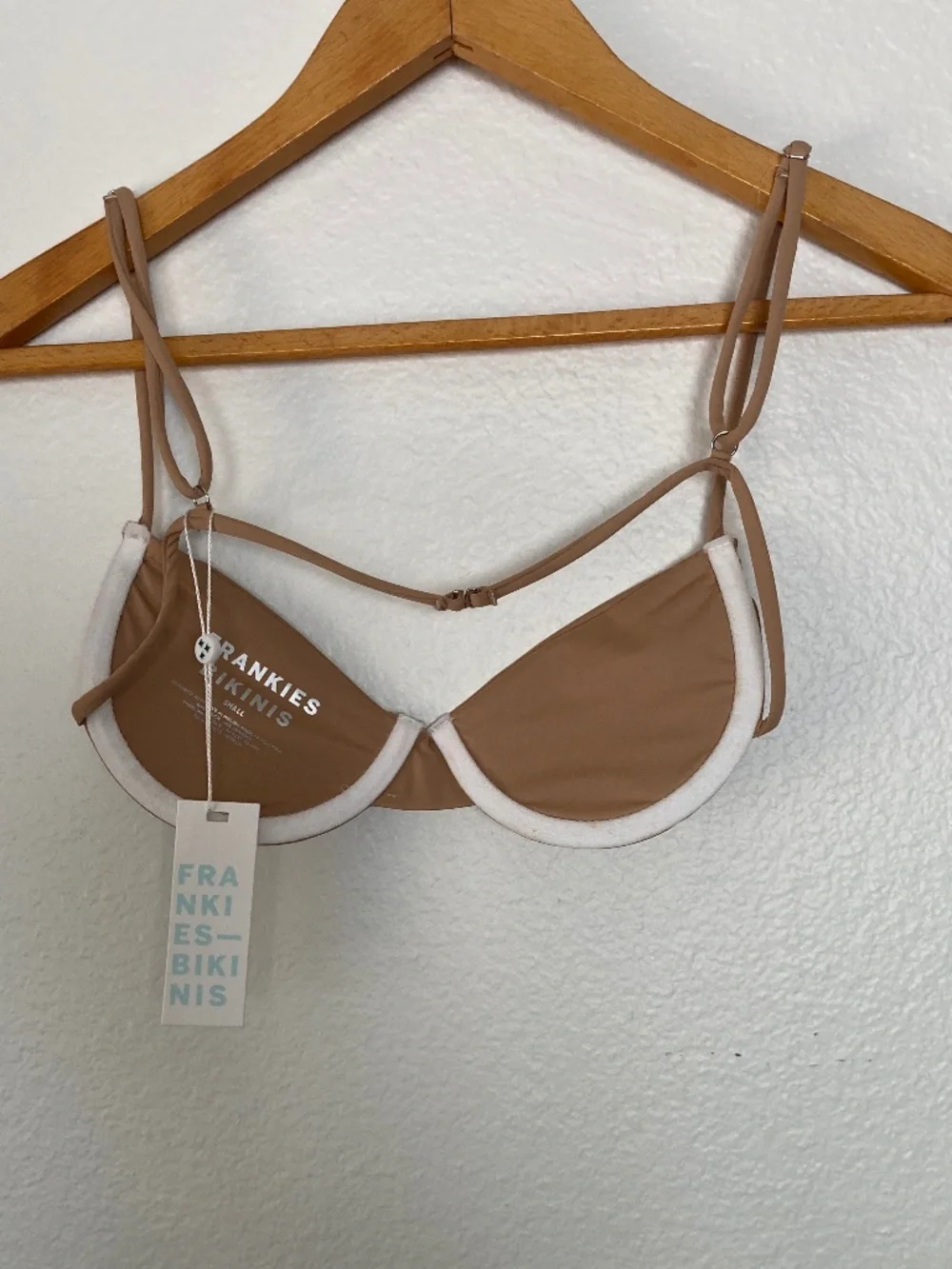 Frankies Bikinis Maggie Underwire Swimsuit Bikini Top Small Beach Vacation